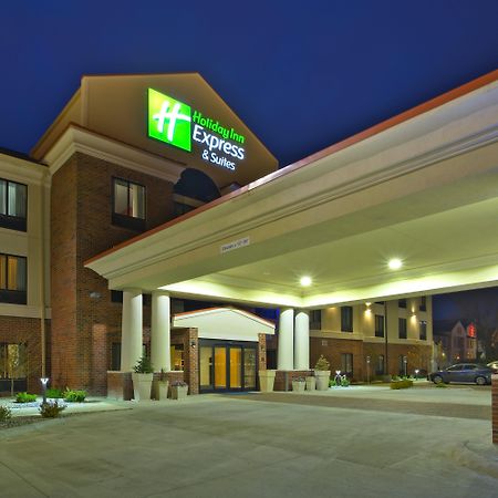 Holiday Inn Express & Suites Springfield By Ihg Exterior photo
